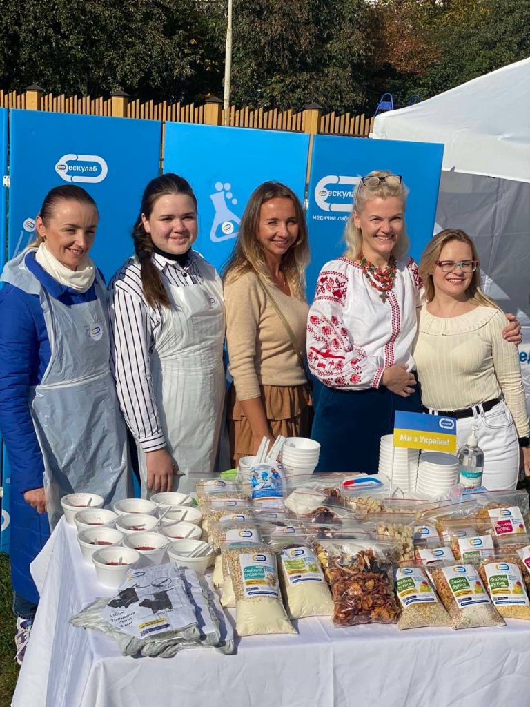 Дружина Сергія Дядюшка Наталя та фонд Ескулаб